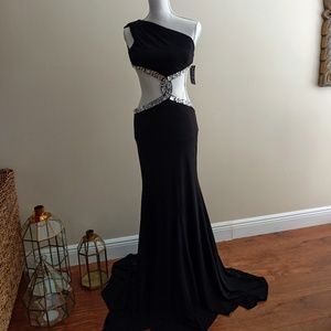 NWT Beyond by Jovani Embellished Cutout Gown 4 BLK